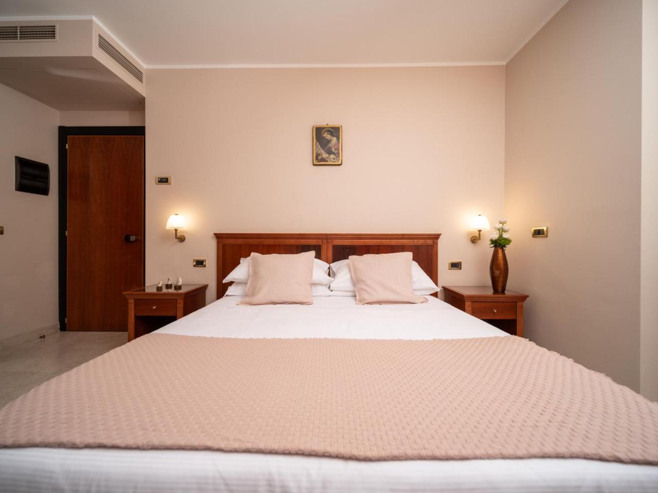 Hotel San Pio San Giovanni Rotondo Exterior photo